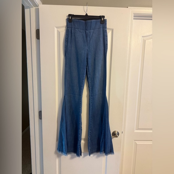 Mumu Blue Bell Bottom Jeans Size M Pull on Flare Raw Hem Comfort Denim Pants - Picture 3 of 7